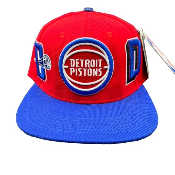 NEW Pro Standard NBA Detroit Pistons Varsity Cap Men's Red Blue Snapback Hat - Picture 1 of 5